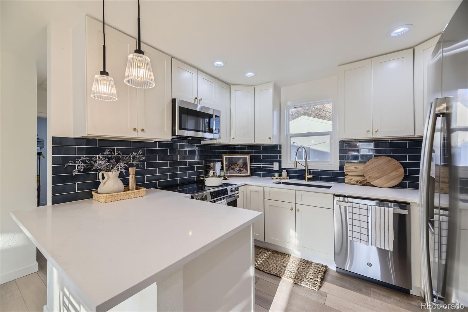 MLS Image #10 for 4874 s lincoln street,englewood, Colorado