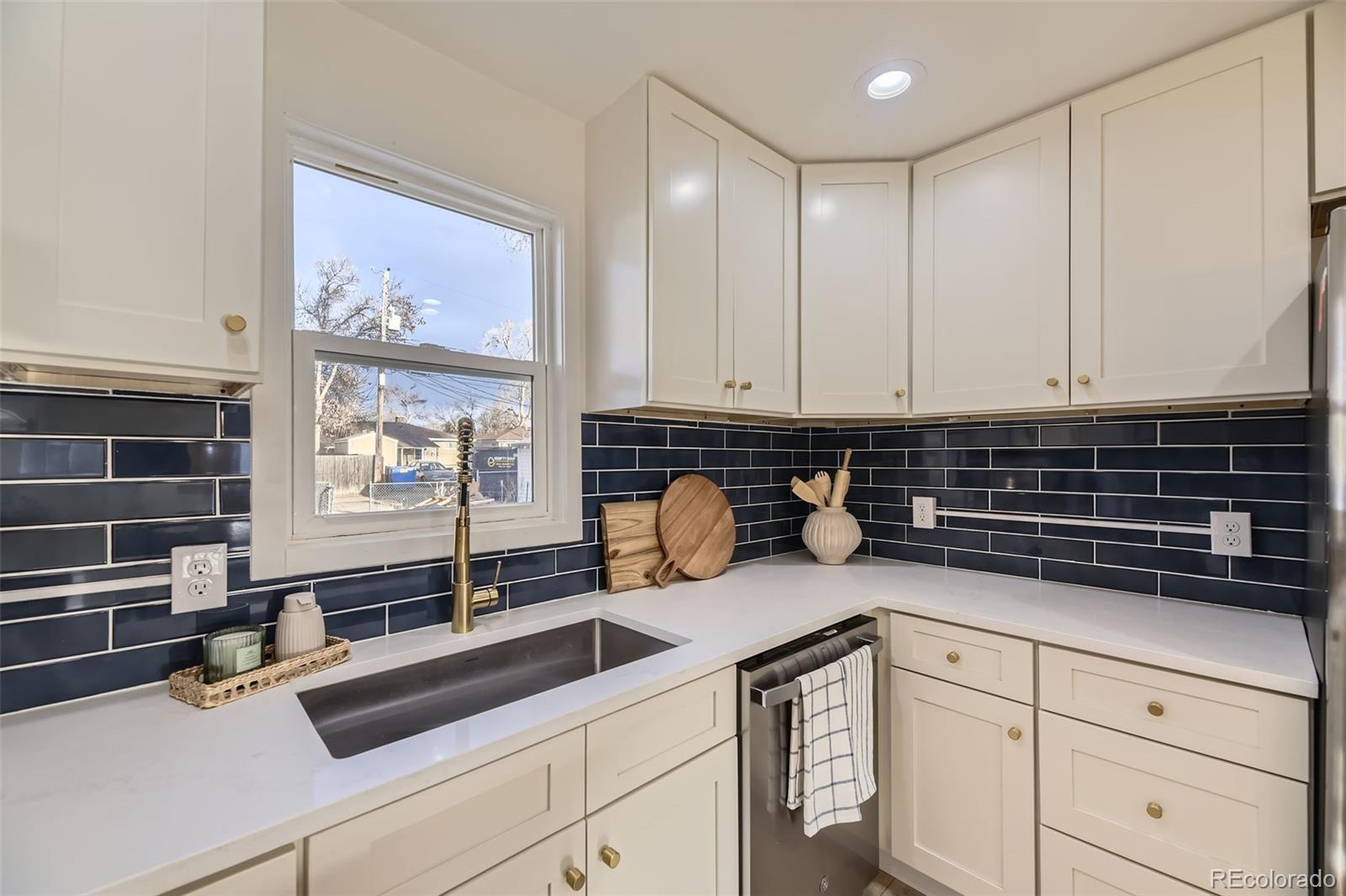MLS Image #13 for 4874 s lincoln street,englewood, Colorado