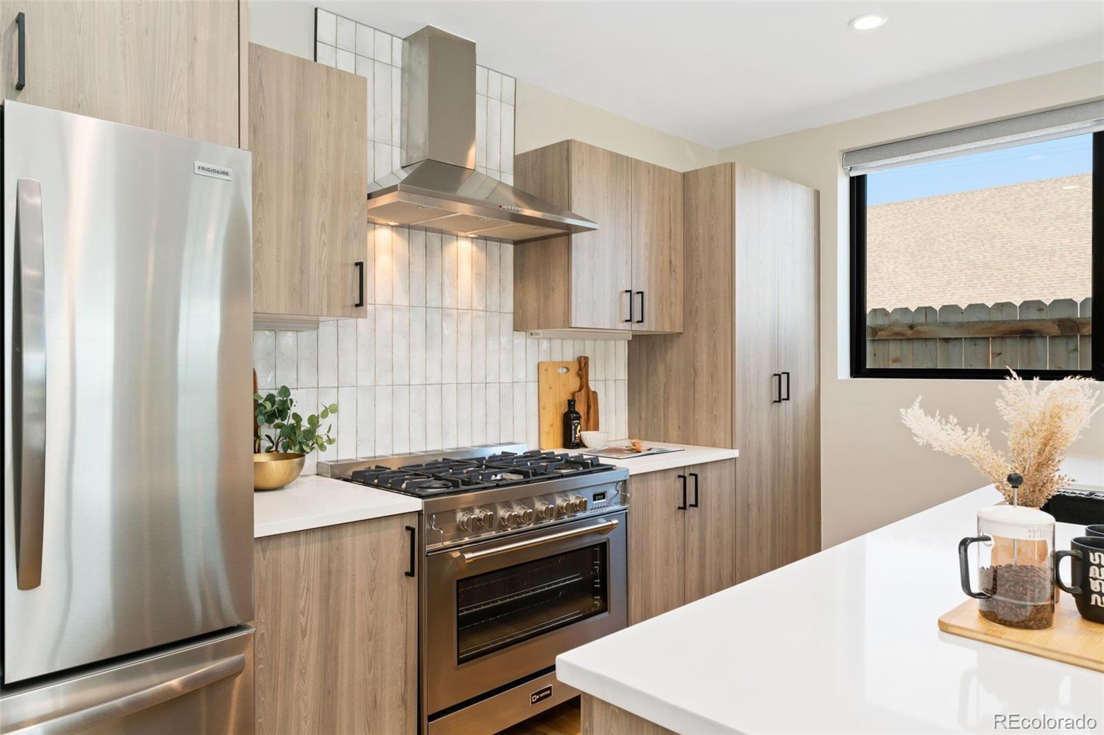 MLS Image #14 for 1385 n king street,denver, Colorado