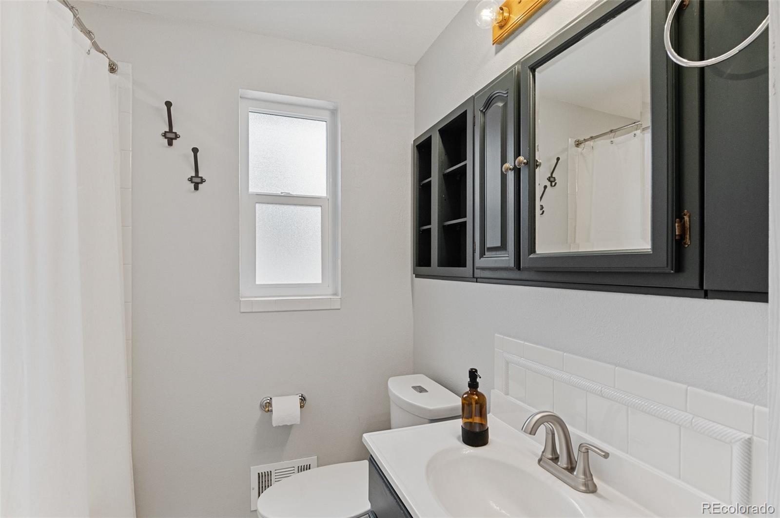 MLS Image #15 for 9790 e 5th avenue,aurora, Colorado