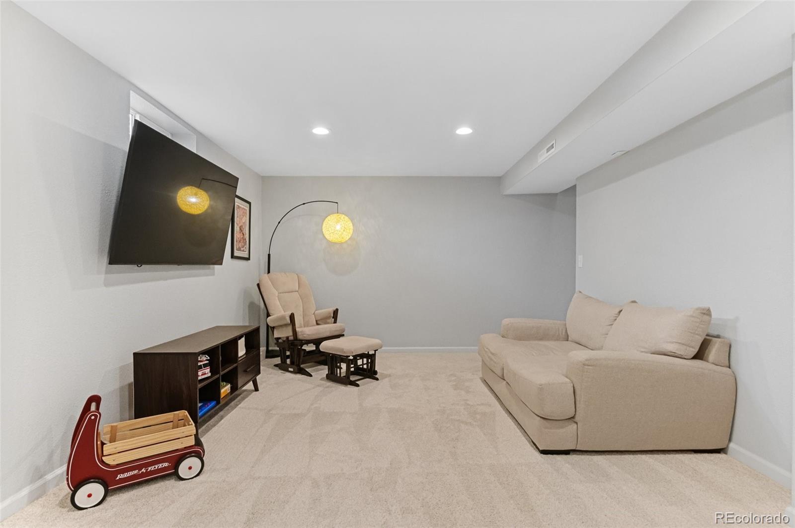 MLS Image #17 for 9790 e 5th avenue,aurora, Colorado