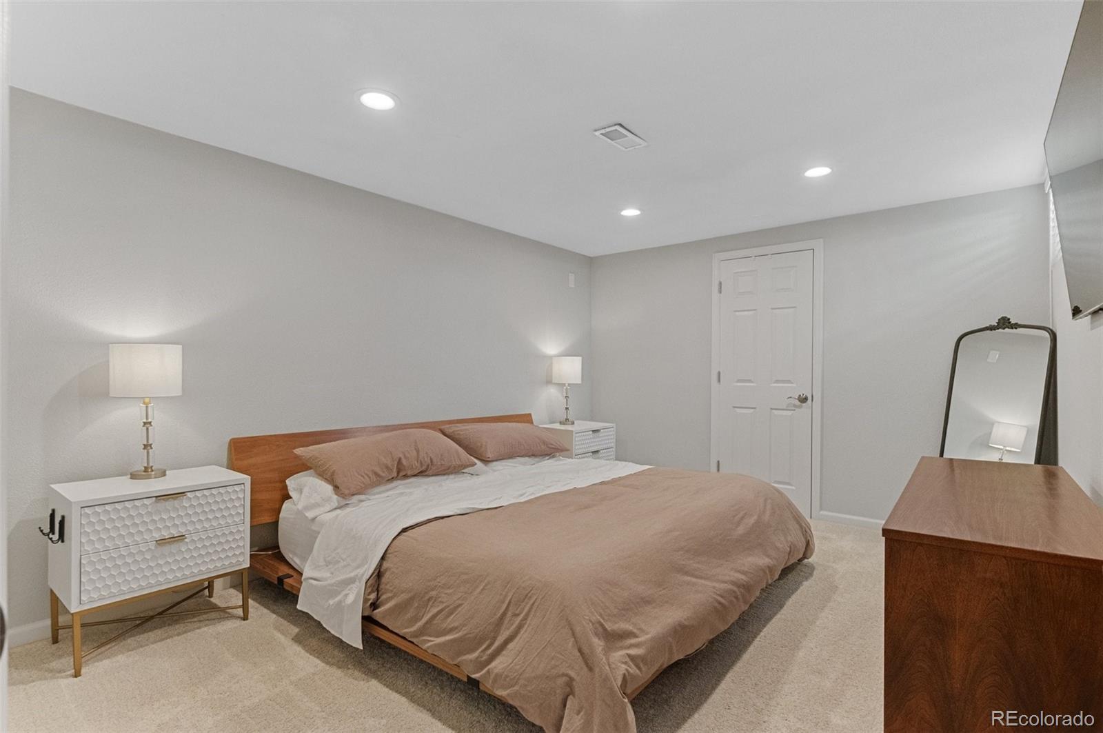 MLS Image #18 for 9790 e 5th avenue,aurora, Colorado