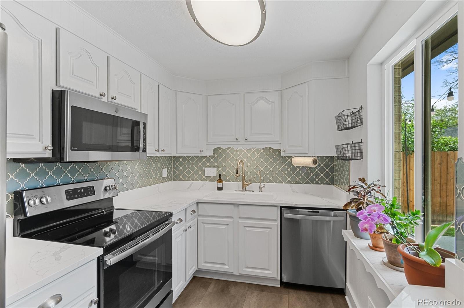 MLS Image #5 for 9790 e 5th avenue,aurora, Colorado