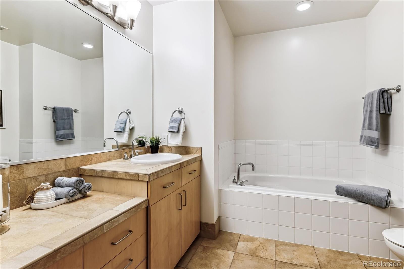 MLS Image #7 for 2958  syracuse street,denver, Colorado