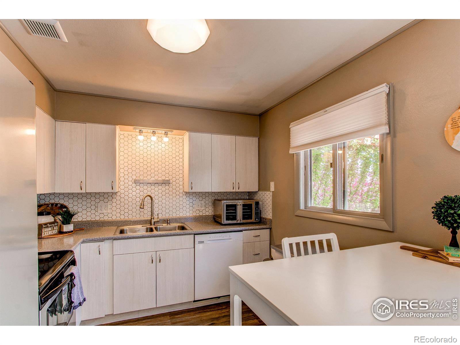 MLS Image #9 for 4428  flattop court,fort collins, Colorado