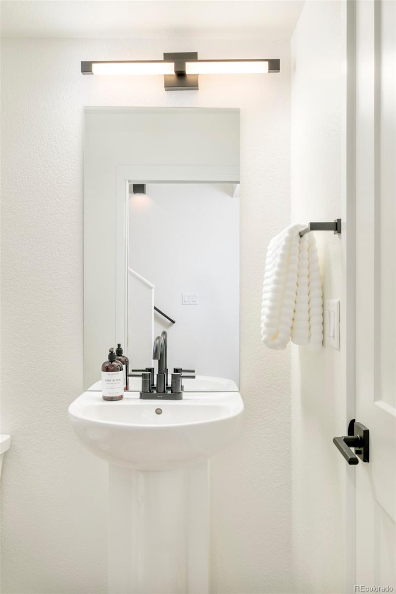 MLS Image #6 for 2105 s galapago street,denver, Colorado