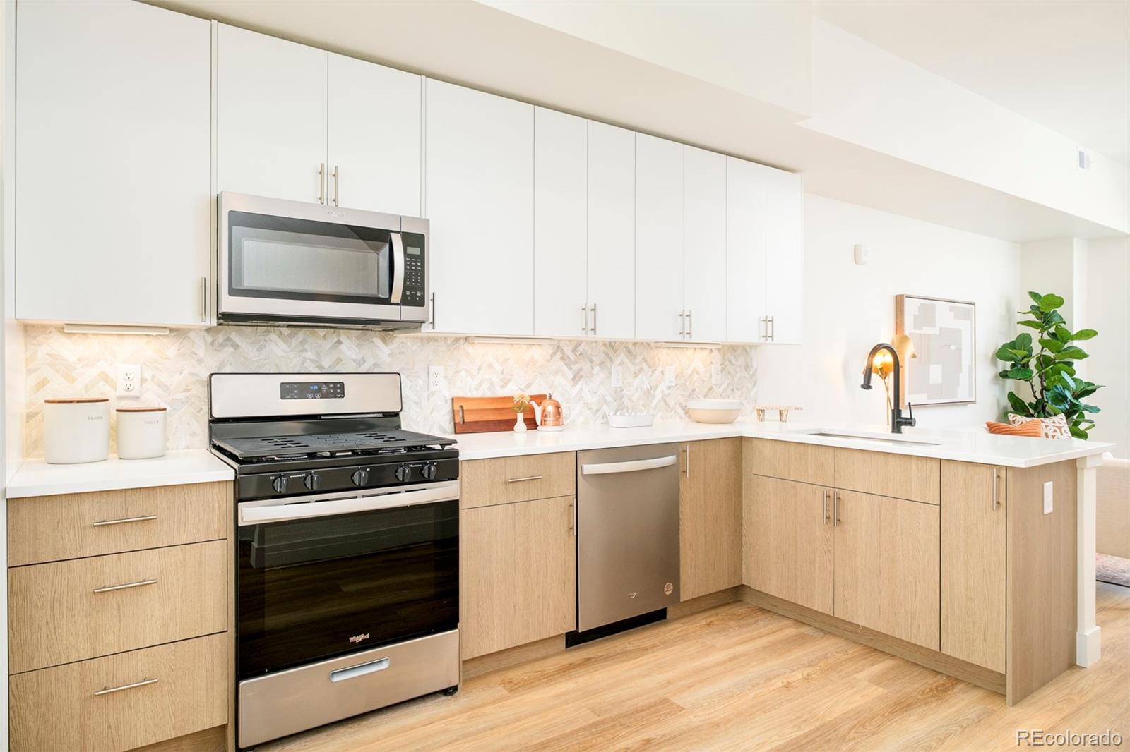 MLS Image #9 for 2105 s galapago street,denver, Colorado