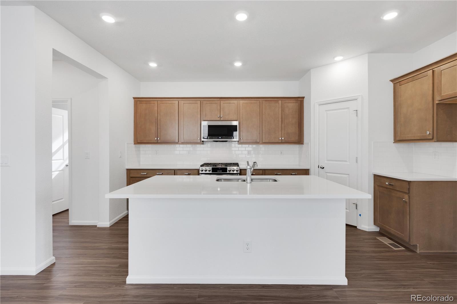 MLS Image #4 for 5456 n elk street,aurora, Colorado