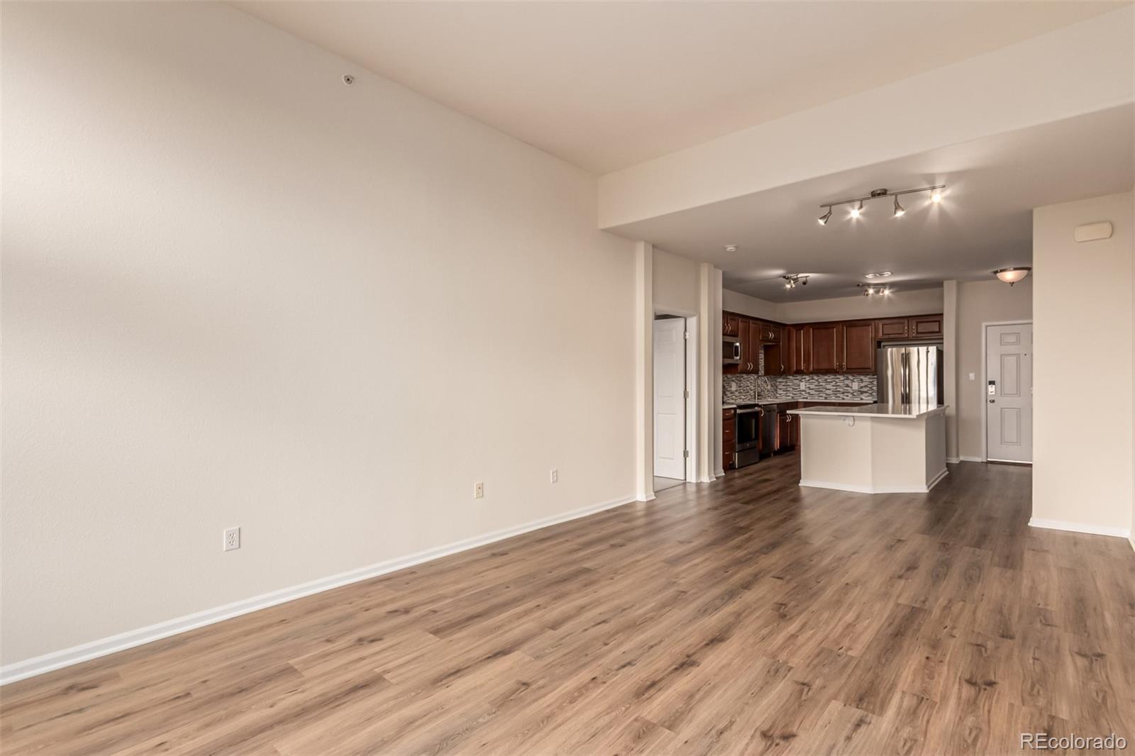 MLS Image #3 for 9633 e 5th avenue 10304,denver, Colorado