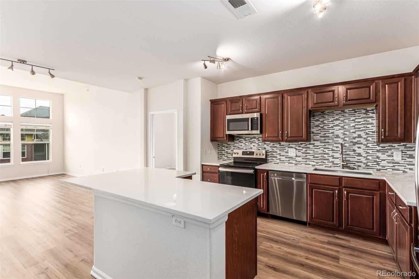 MLS Image #5 for 9633 e 5th avenue 10304,denver, Colorado