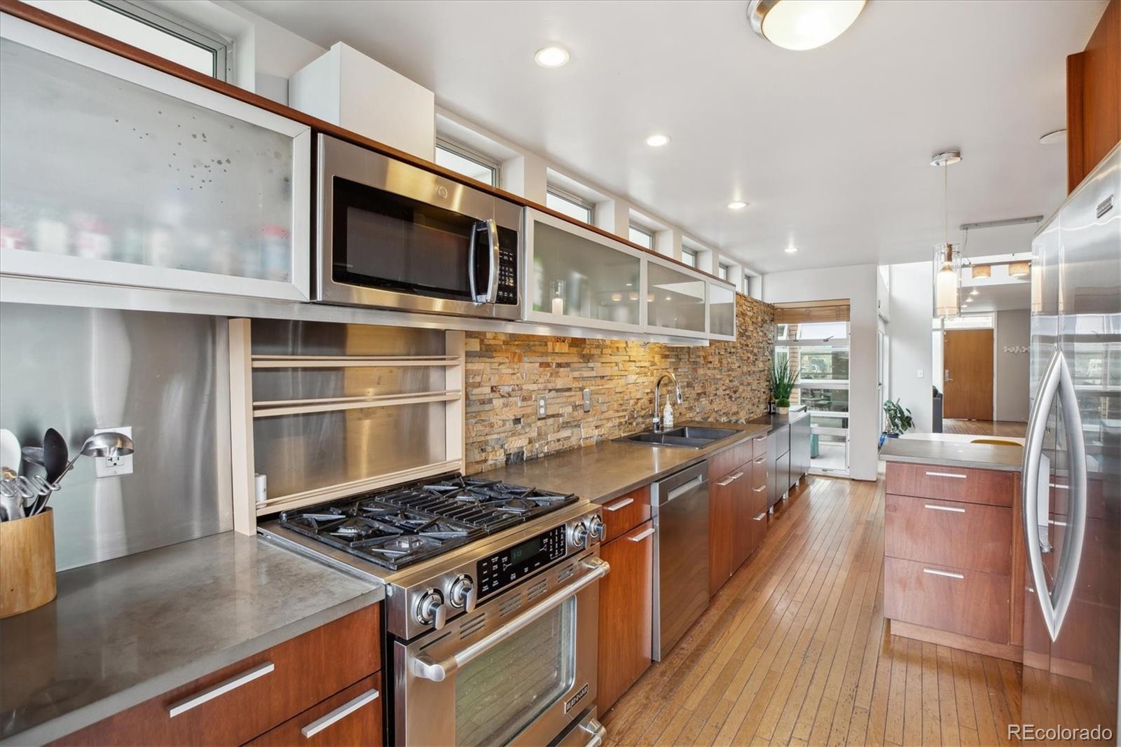 MLS Image #11 for 190 w archer place,denver, Colorado