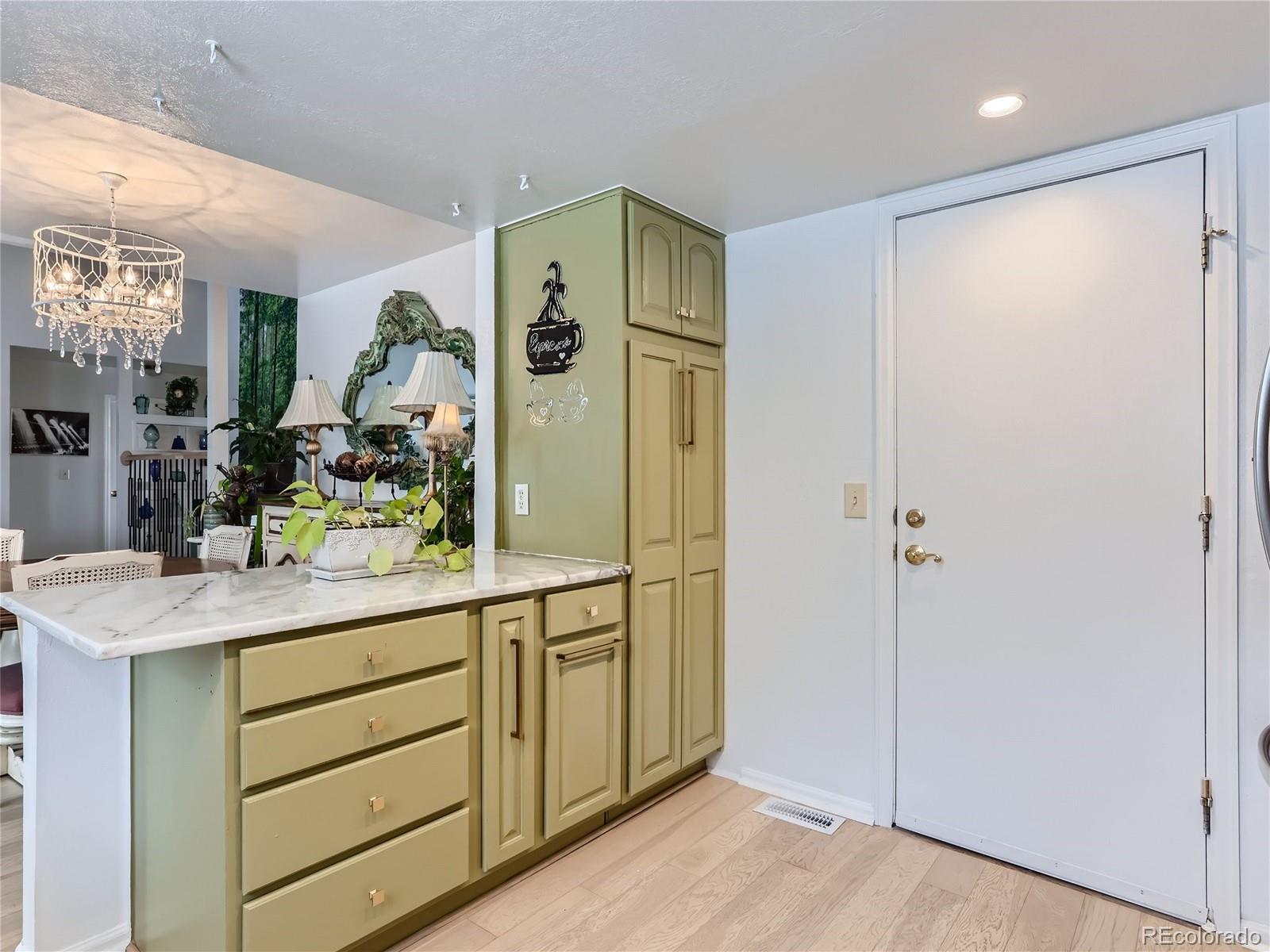 MLS Image #9 for 13908 e linvale place,aurora, Colorado