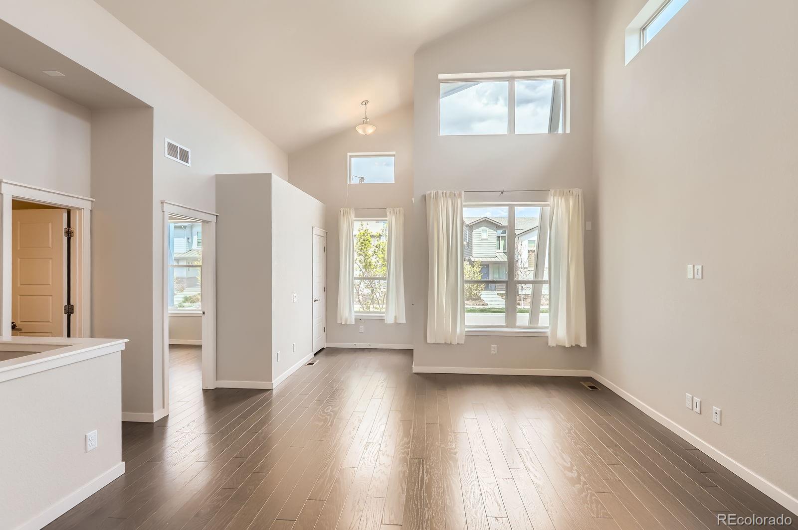 MLS Image #11 for 9422 e 58th place,denver, Colorado