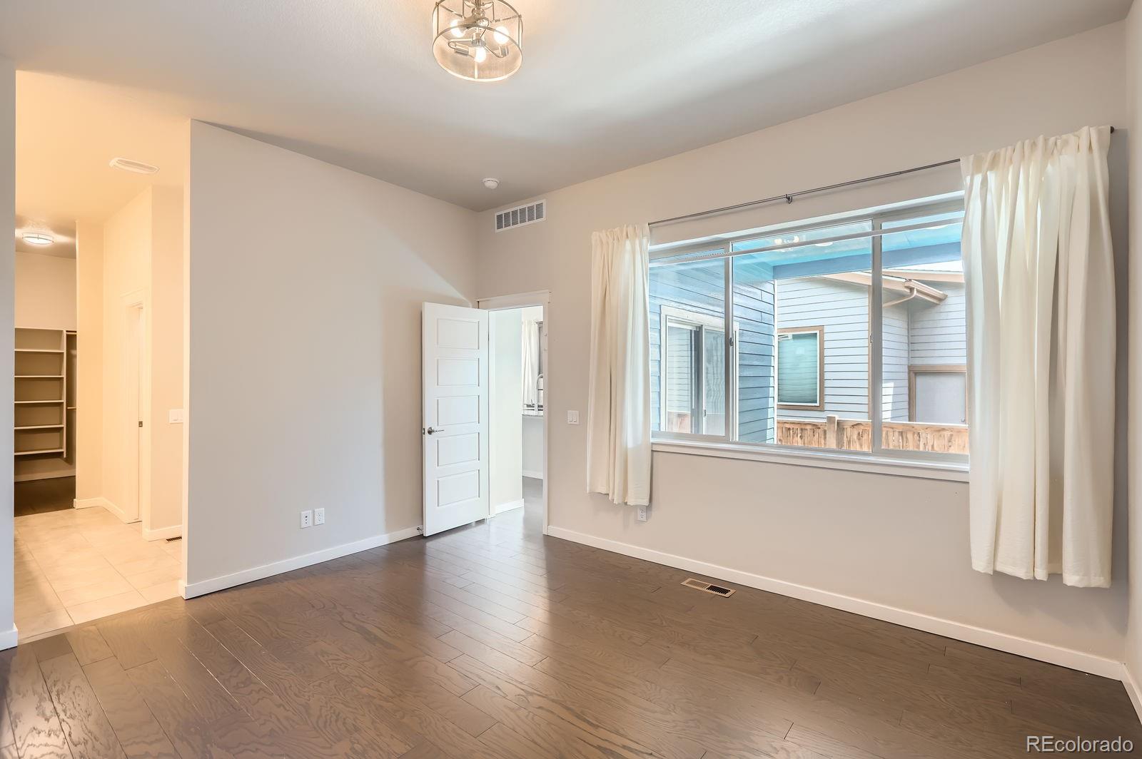 MLS Image #6 for 9422 e 58th place,denver, Colorado