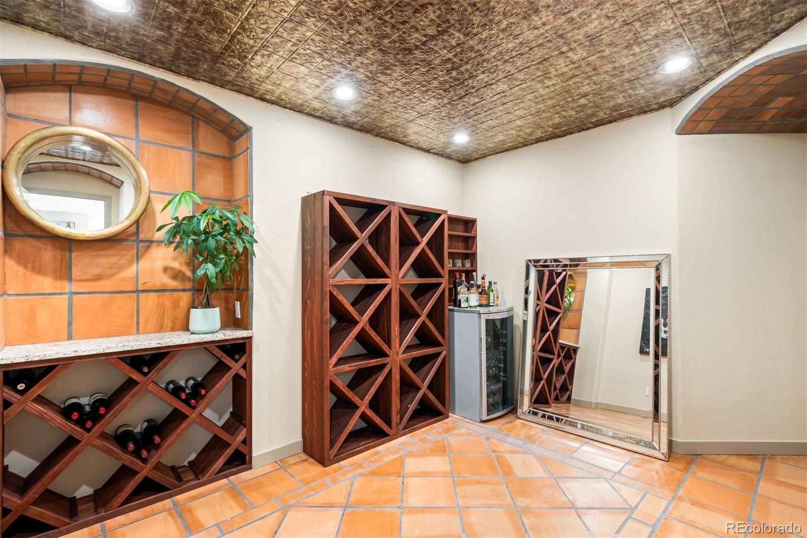 MLS Image #44 for 2400 s columbine street,denver, Colorado