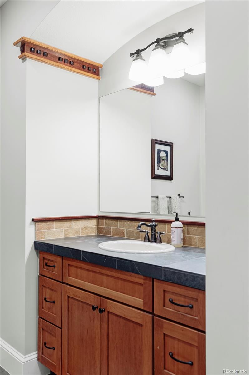 MLS Image #33 for 1143 s saint paul street,denver, Colorado