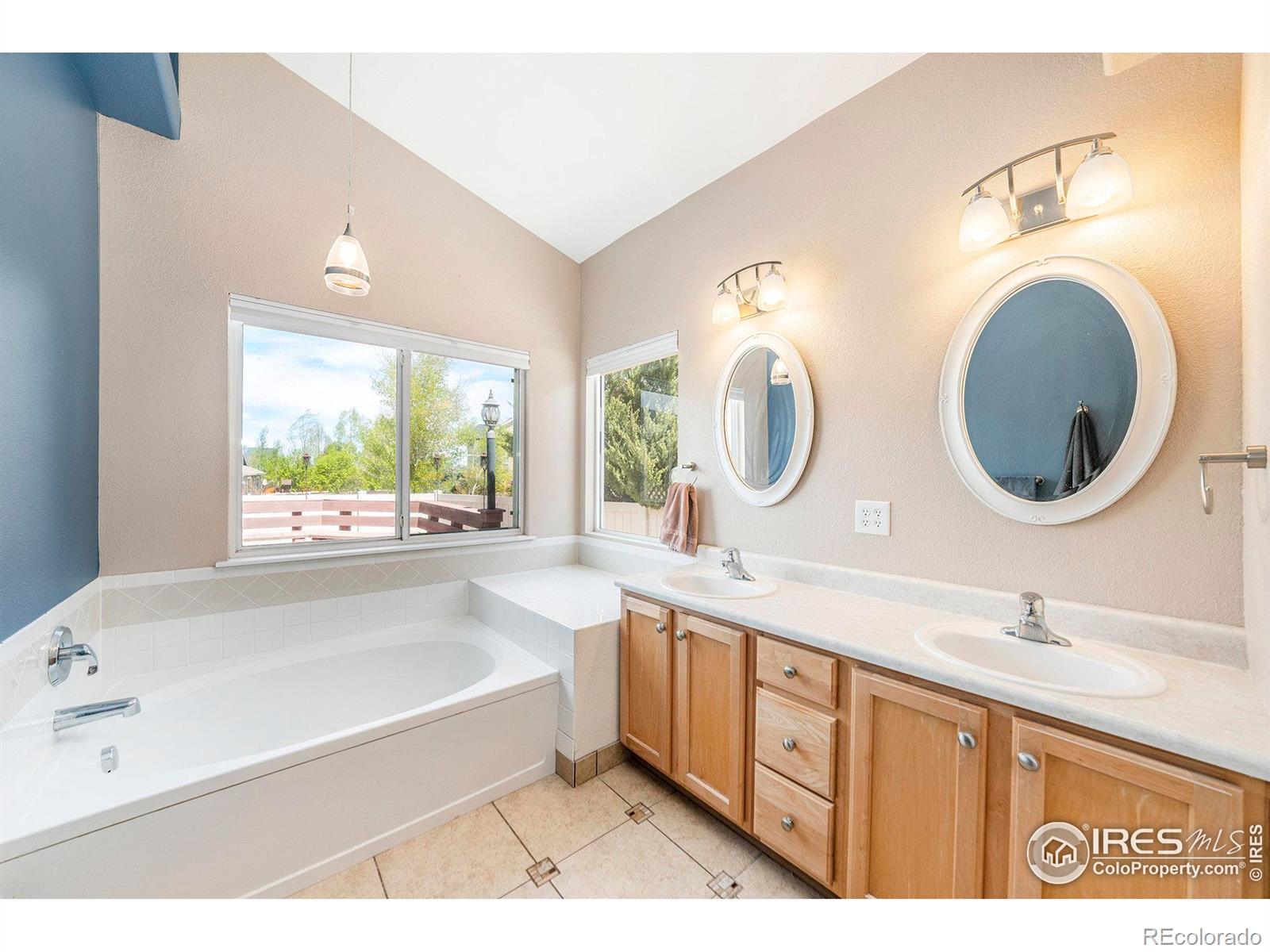 MLS Image #12 for 2128  redhead drive,johnstown, Colorado
