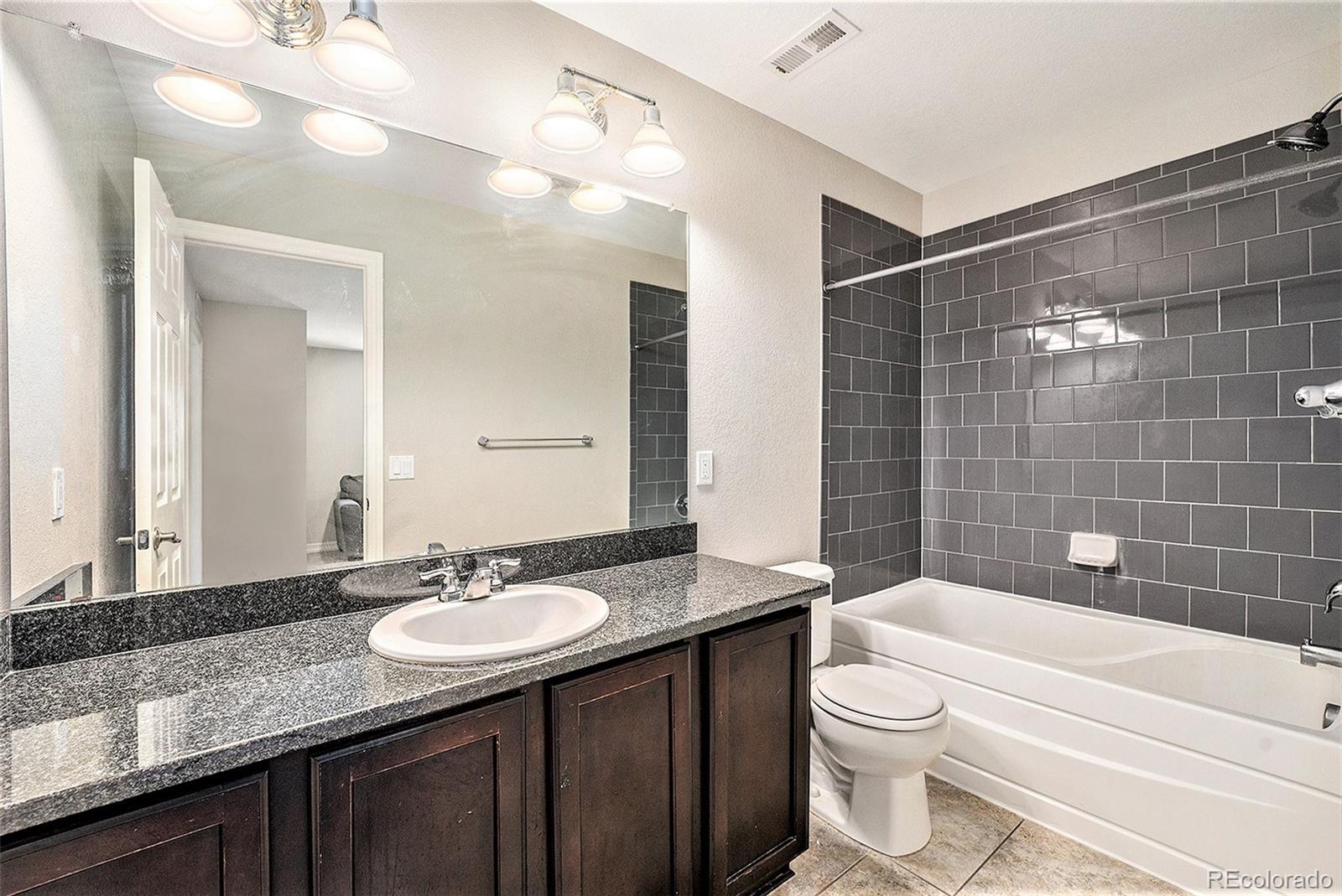 MLS Image #17 for 3332  valentia street,denver, Colorado