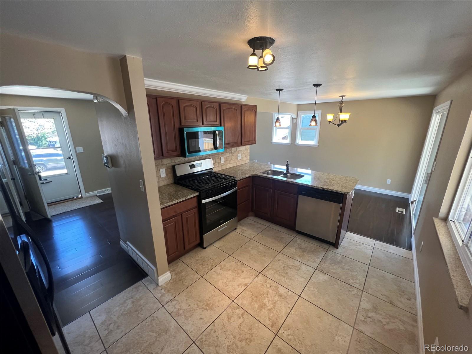 MLS Image #13 for 7021  saulsbury street,arvada, Colorado