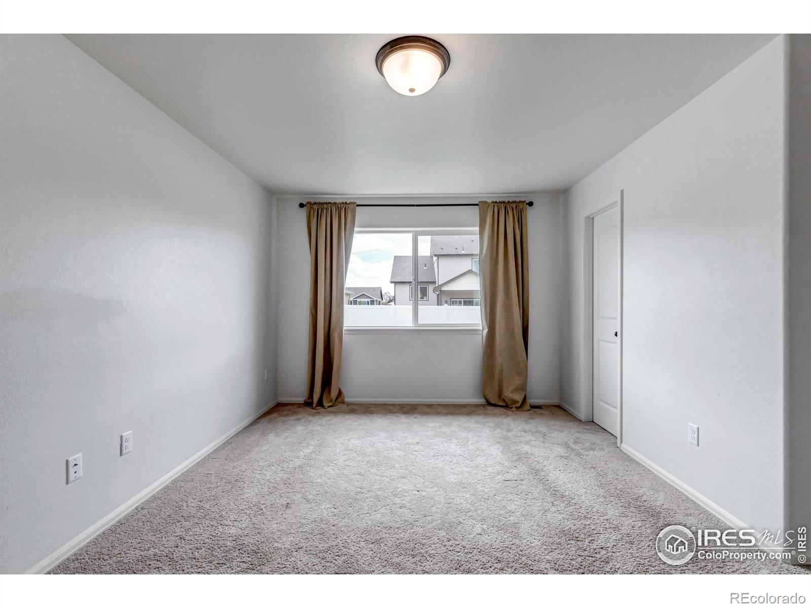 MLS Image #15 for 945  maplebrook drive,windsor, Colorado