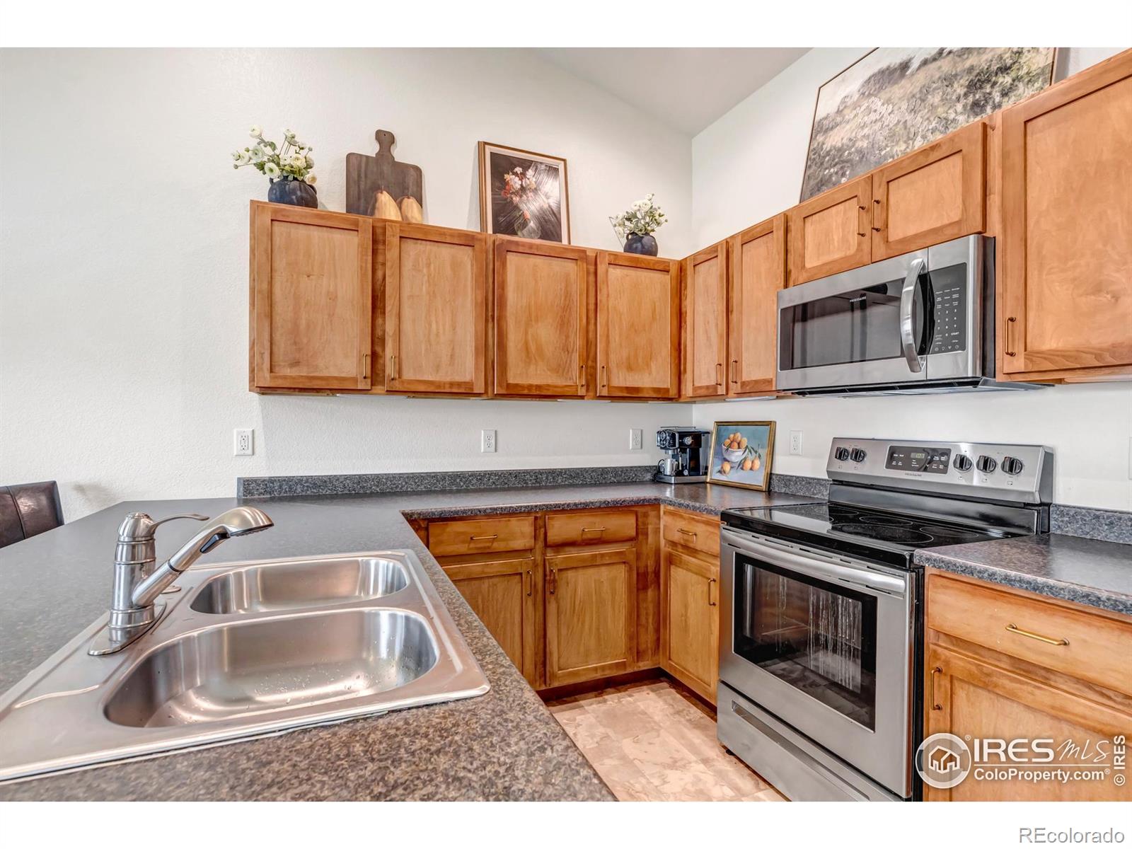 MLS Image #4 for 945  maplebrook drive,windsor, Colorado