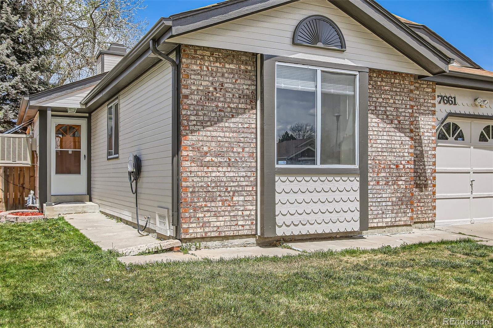 MLS Image #3 for 7661  gray way,arvada, Colorado
