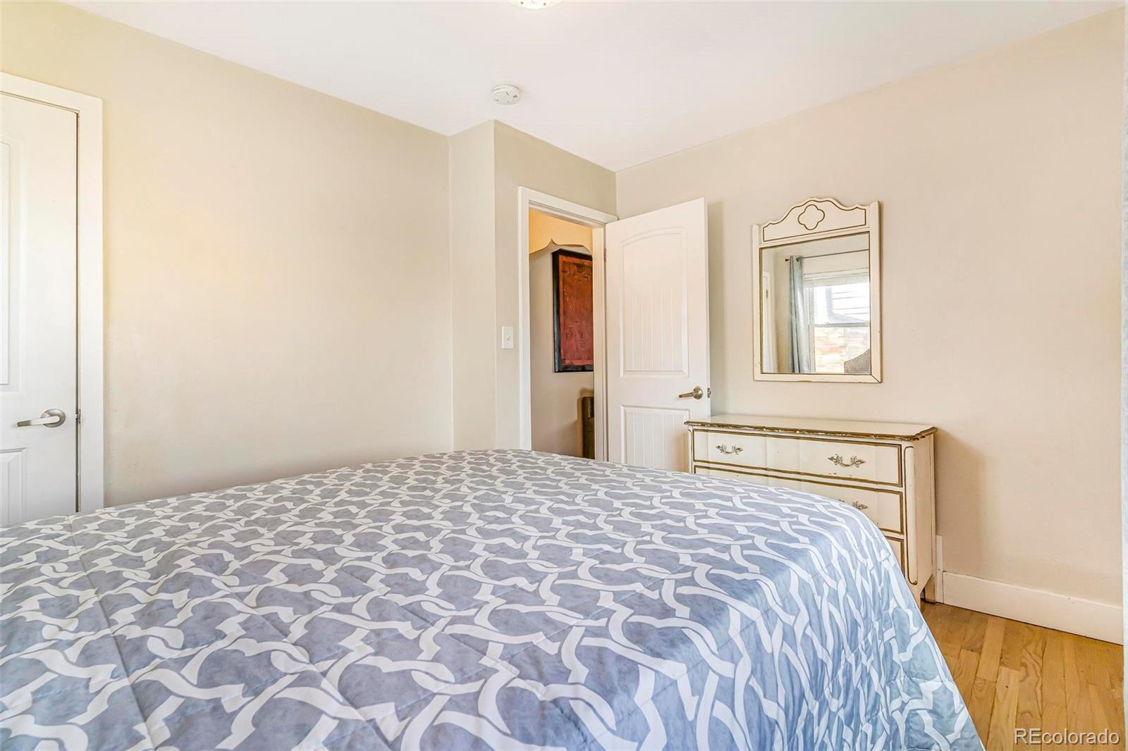 MLS Image #11 for 3254 s bannock street,englewood, Colorado