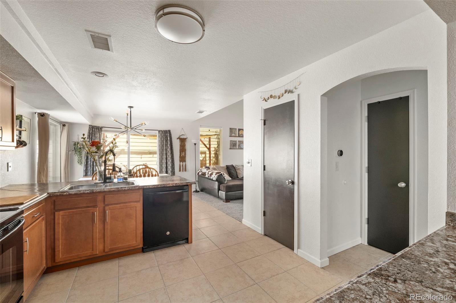 MLS Image #18 for 4713  perth street,denver, Colorado