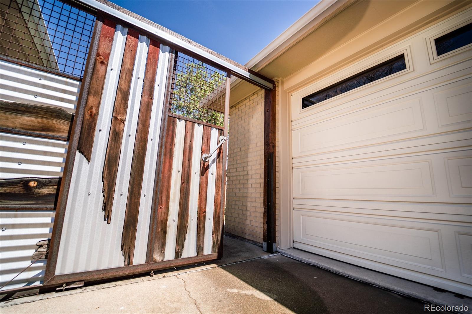 MLS Image #11 for 2548 s zurich court,denver, Colorado