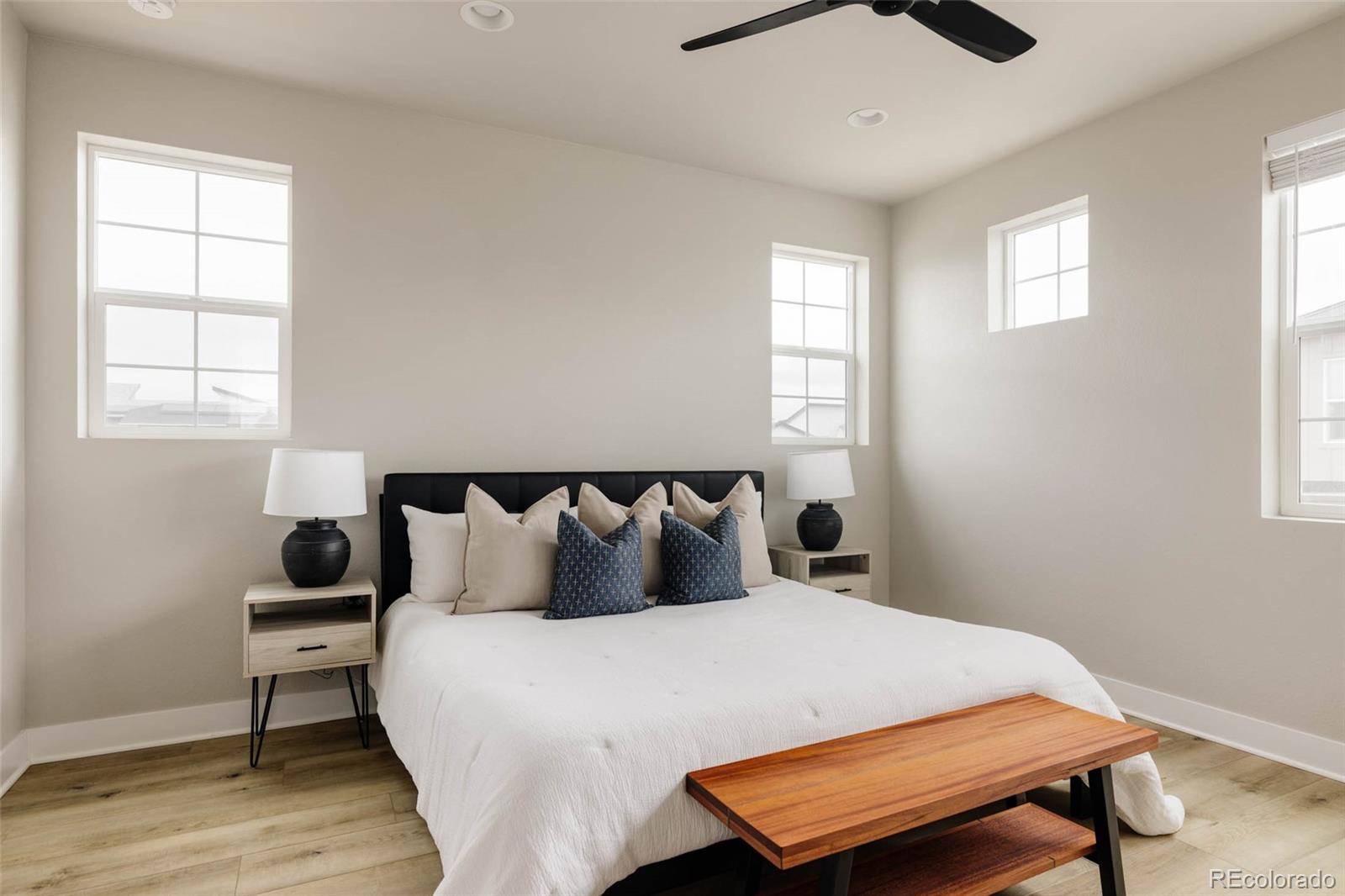 MLS Image #14 for 6303  elmira street,denver, Colorado