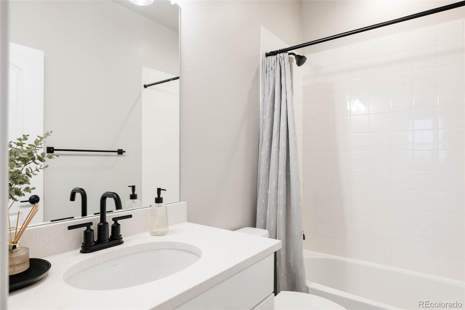 MLS Image #23 for 6303  elmira street,denver, Colorado