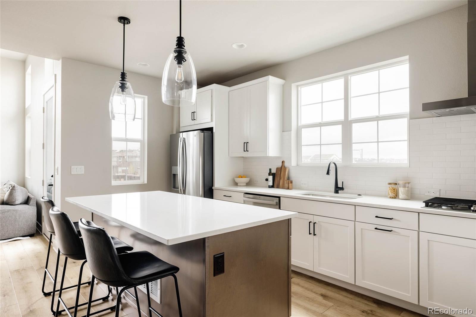 MLS Image #6 for 6303  elmira street,denver, Colorado