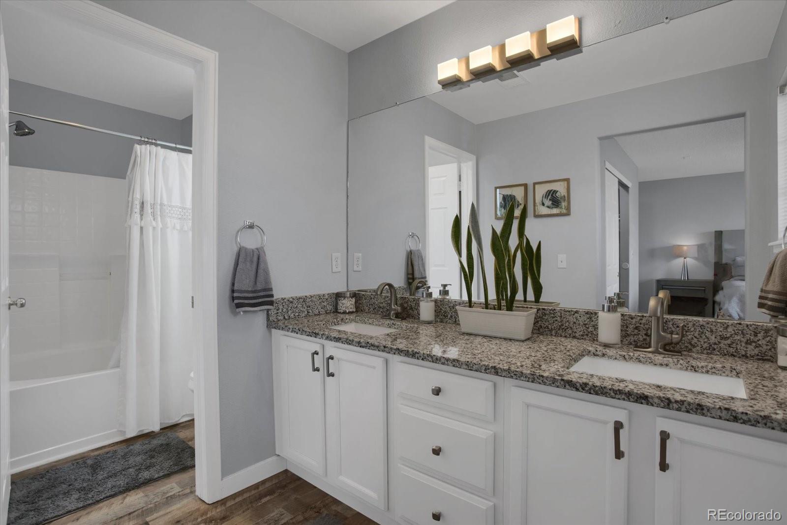 MLS Image #15 for 2432 s genoa way,aurora, Colorado
