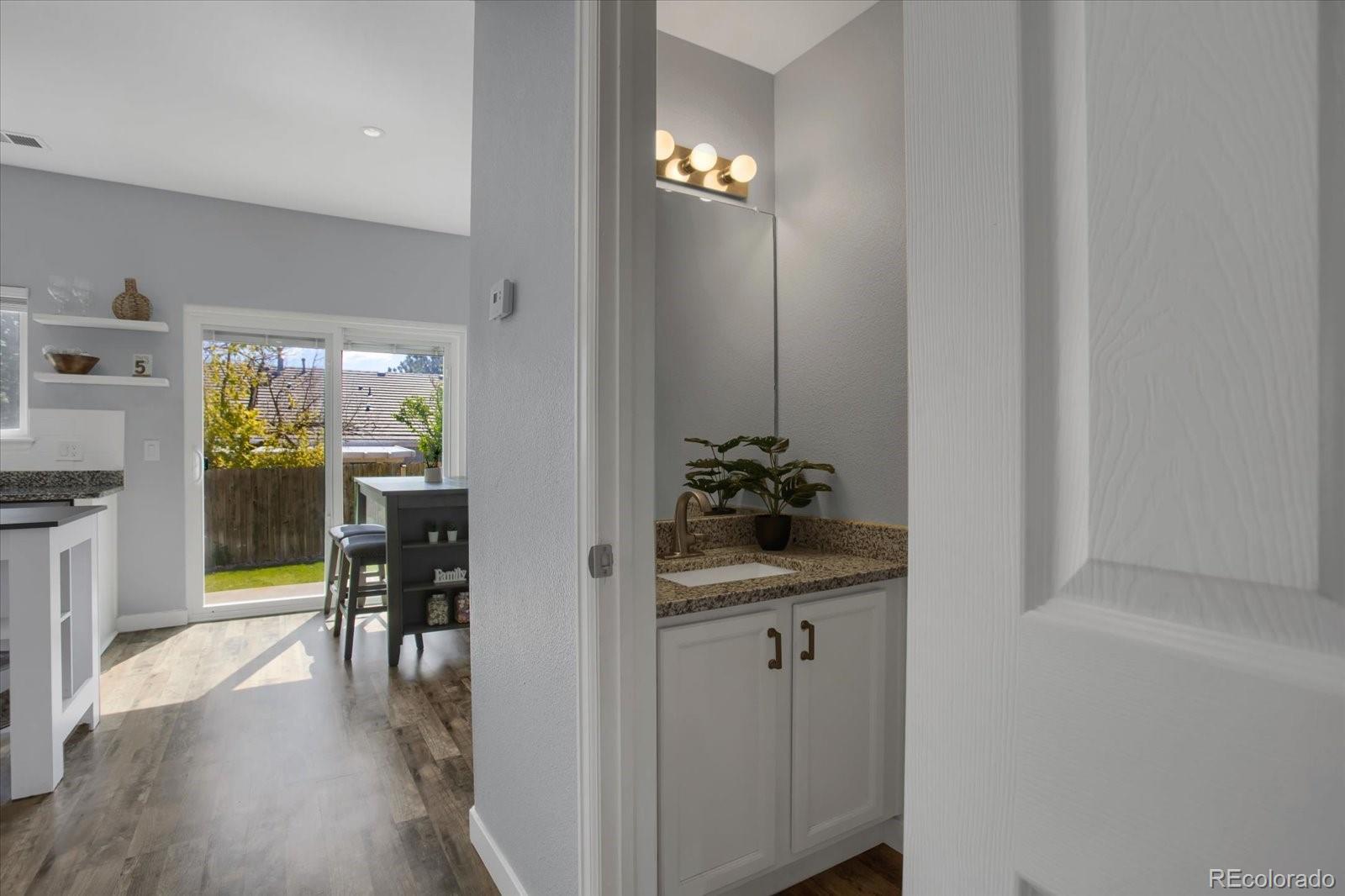 MLS Image #8 for 2432 s genoa way,aurora, Colorado