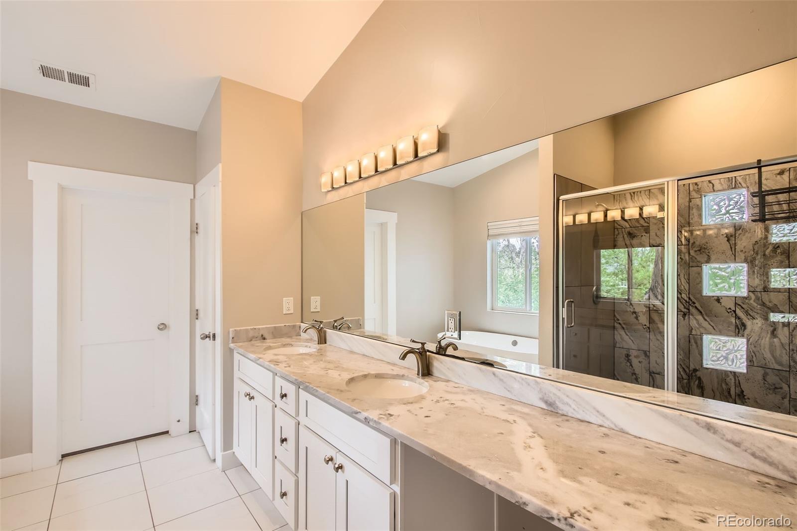 MLS Image #27 for 1533 s columbine street,denver, Colorado
