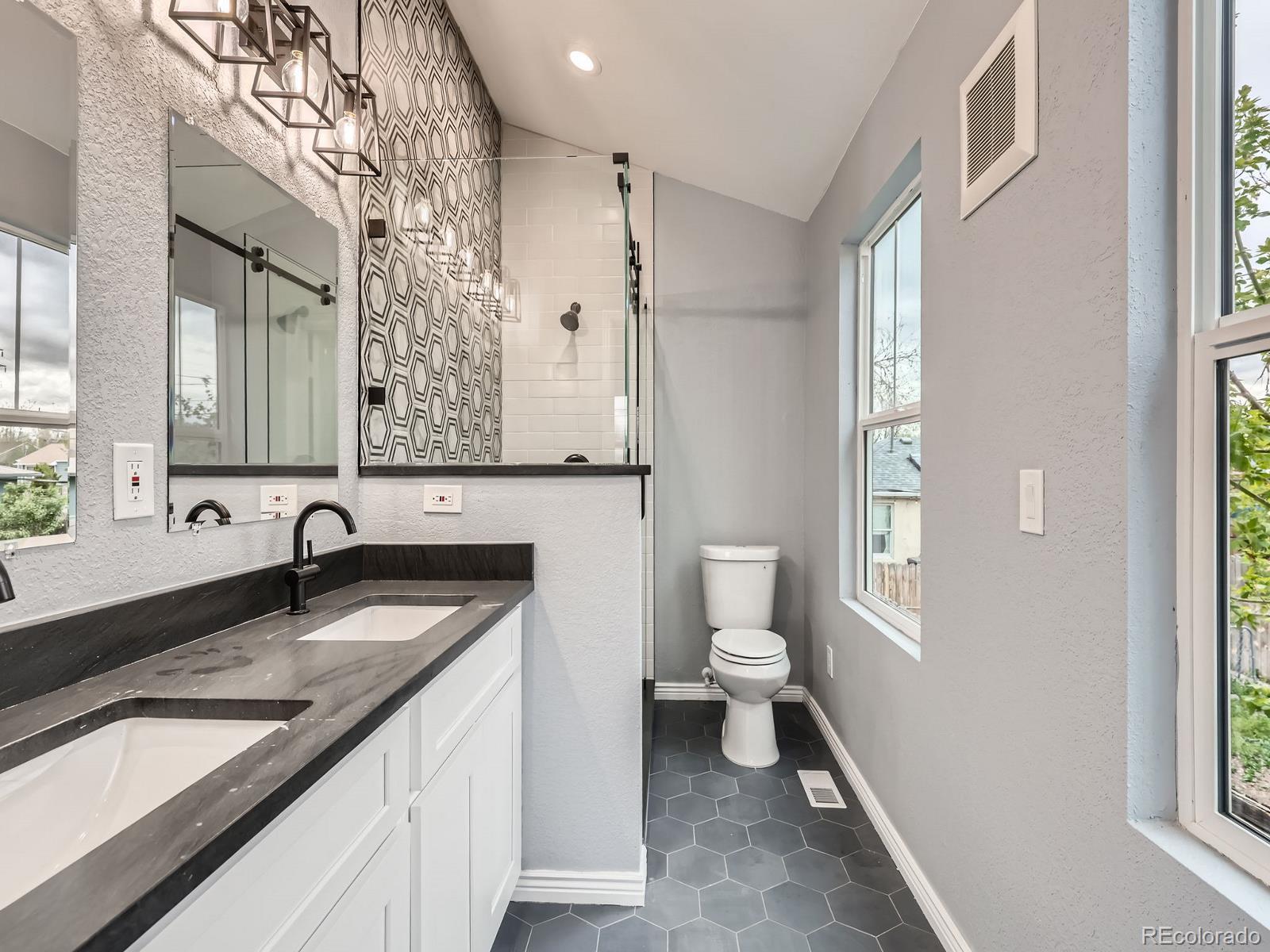 MLS Image #5 for 825 s quitman street,denver, Colorado