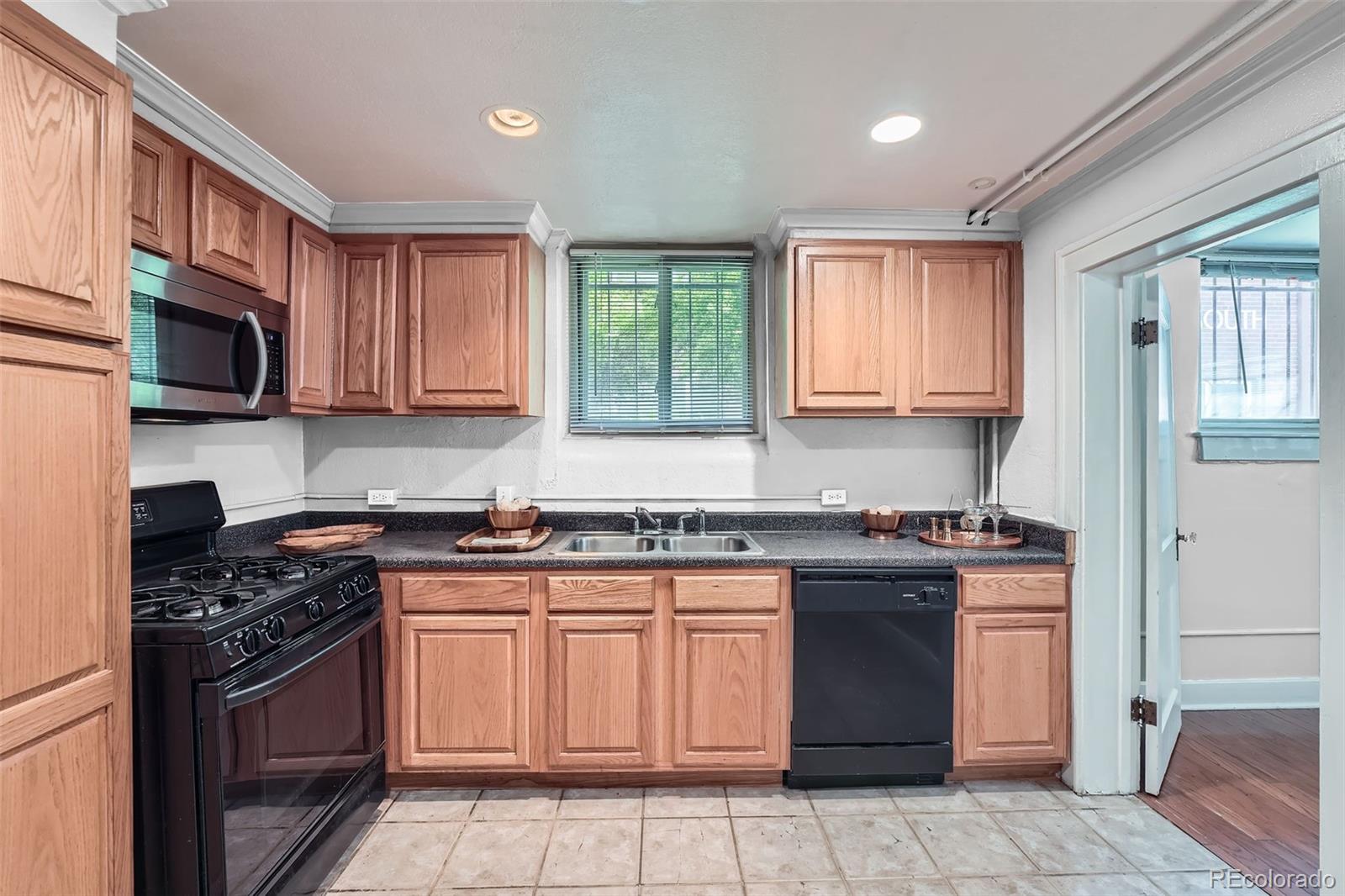 MLS Image #2 for 700 e ellsworth avenue,denver, Colorado