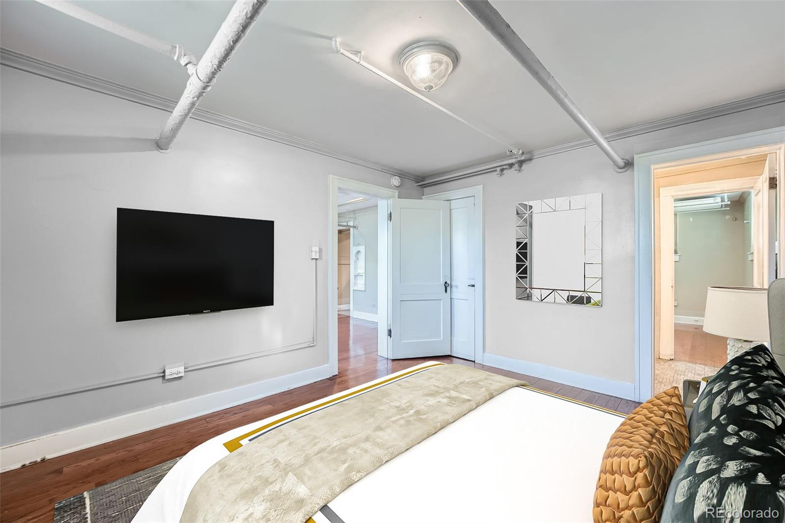 MLS Image #4 for 700 e ellsworth avenue,denver, Colorado