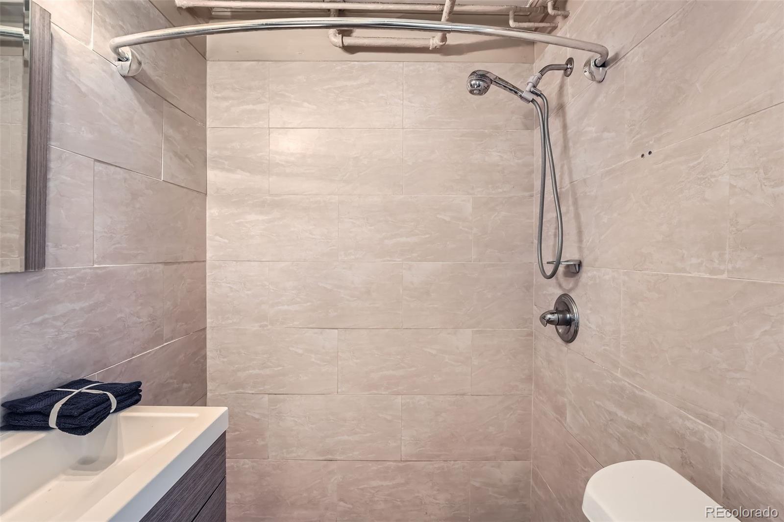 MLS Image #5 for 700 e ellsworth avenue,denver, Colorado