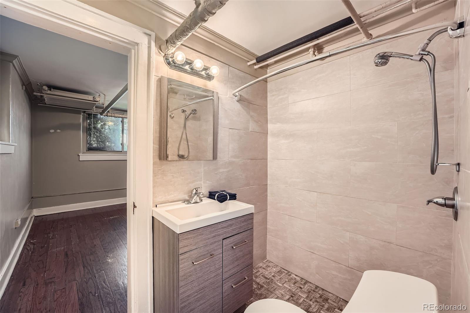 MLS Image #7 for 700 e ellsworth avenue,denver, Colorado