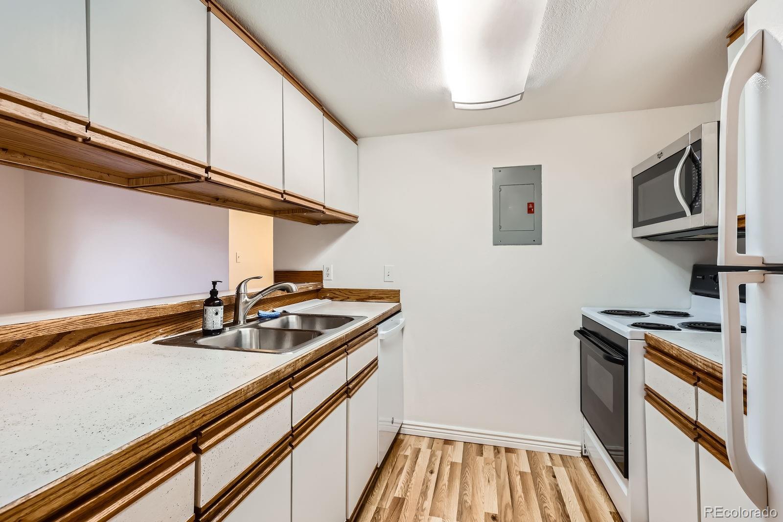 MLS Image #11 for 6388  oak court,arvada, Colorado