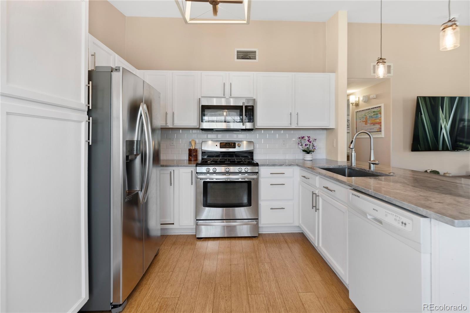 MLS Image #7 for 8615 w berry avenue,littleton, Colorado
