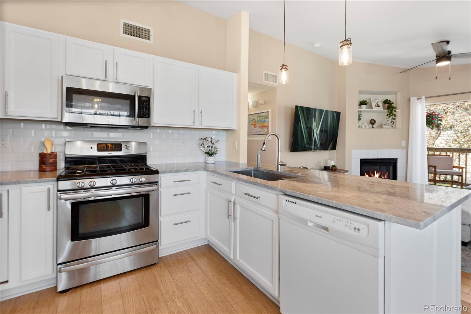 MLS Image #8 for 8615 w berry avenue,littleton, Colorado