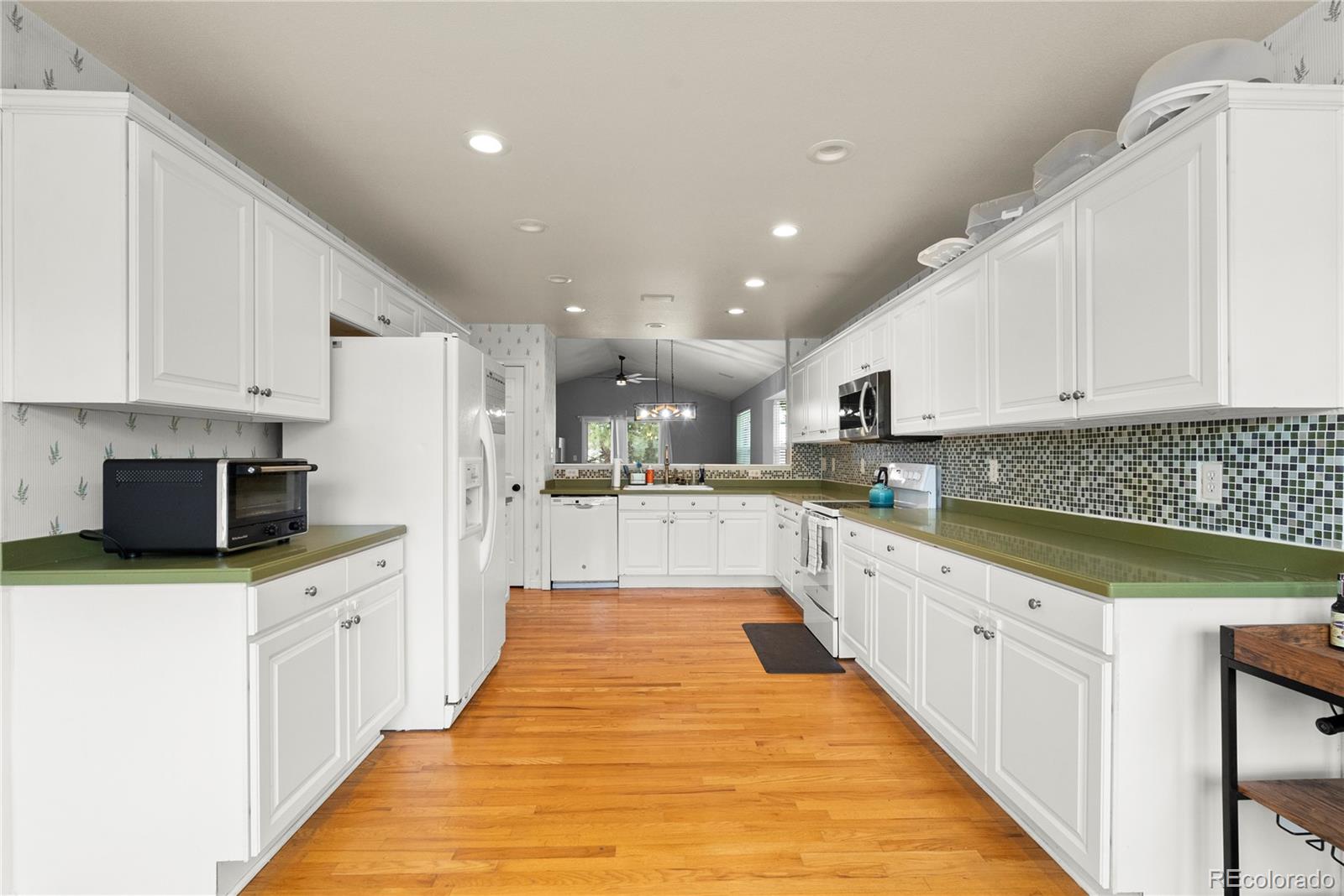 MLS Image #10 for 1118 s duquesne circle,aurora, Colorado