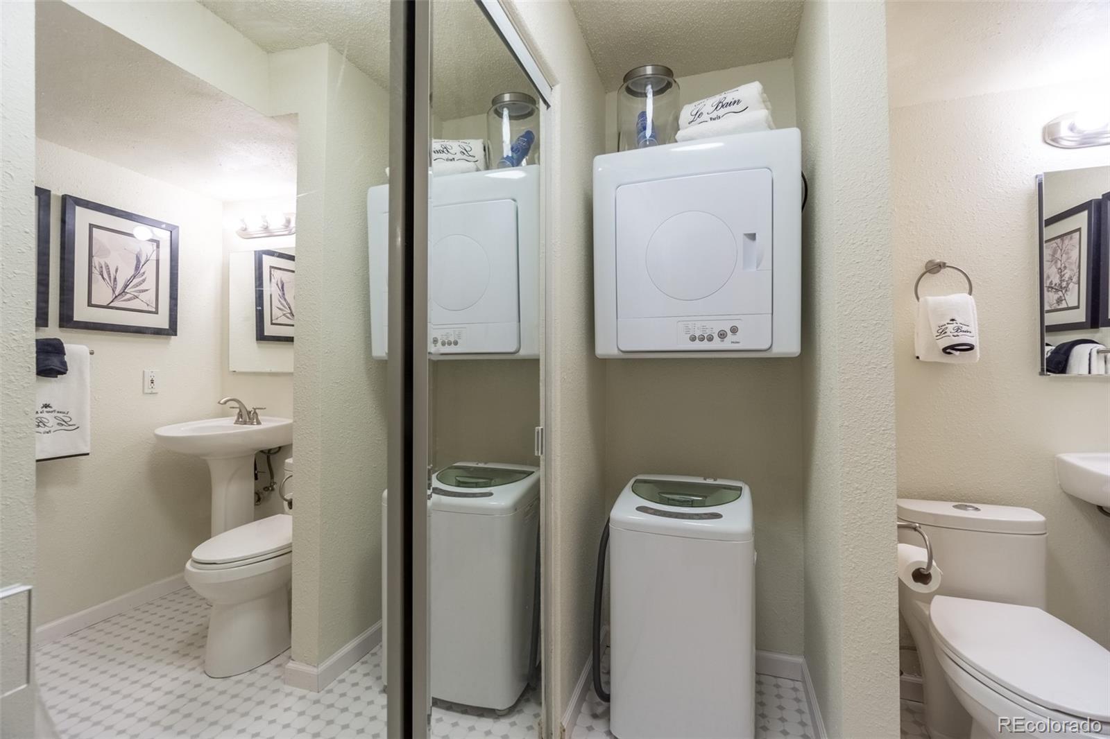MLS Image #11 for 2480 w caithness place,denver, Colorado