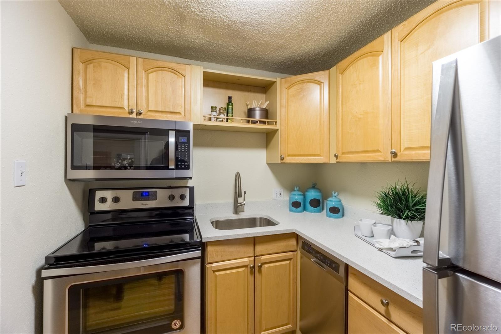 MLS Image #8 for 2480 w caithness place,denver, Colorado