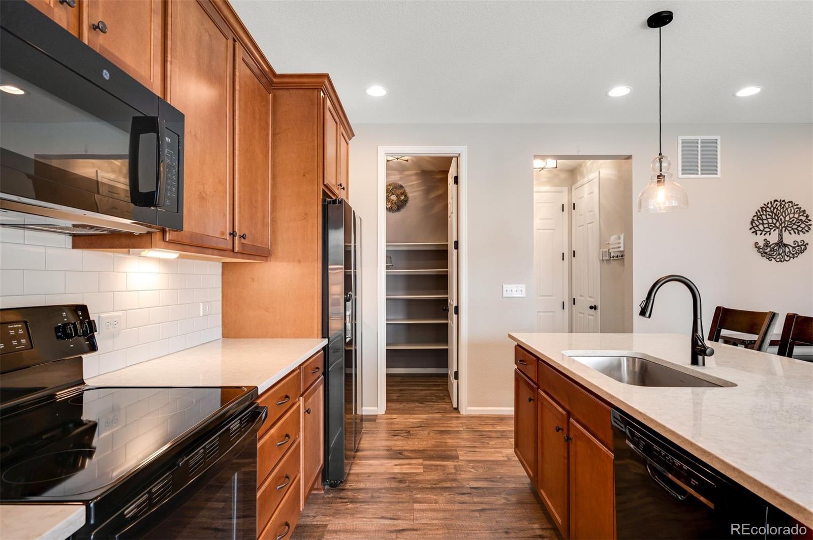 MLS Image #14 for 27790 e 9th place,aurora, Colorado