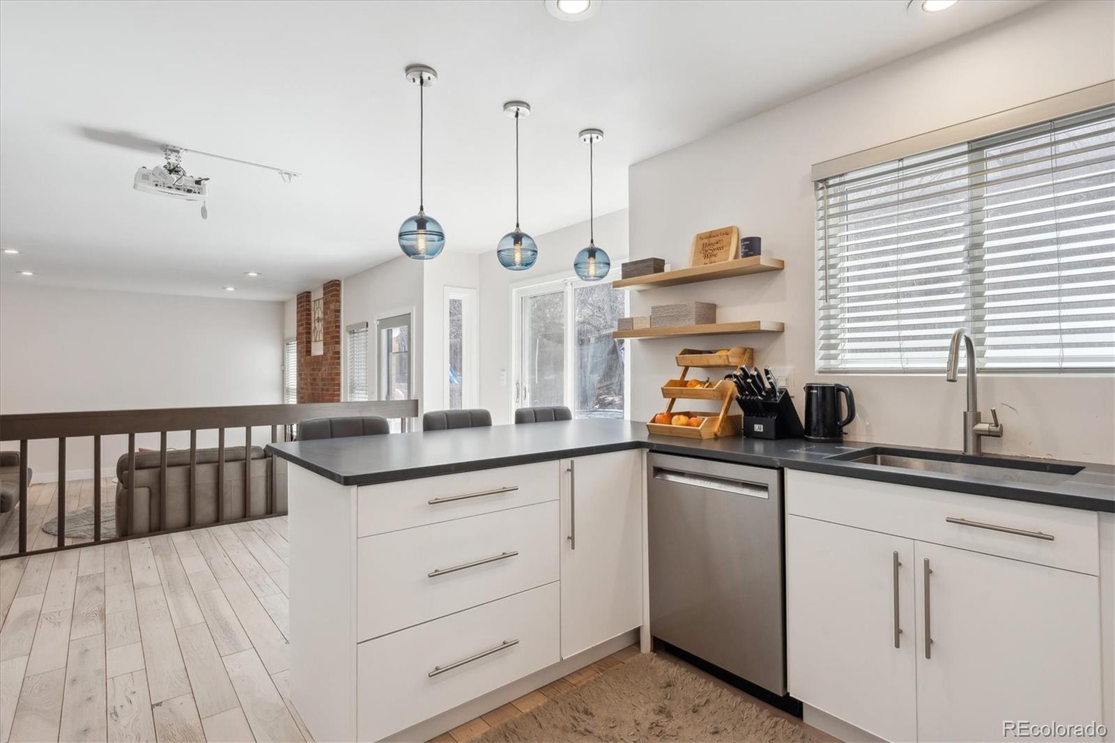 MLS Image #6 for 1206 e phillips place,littleton, Colorado