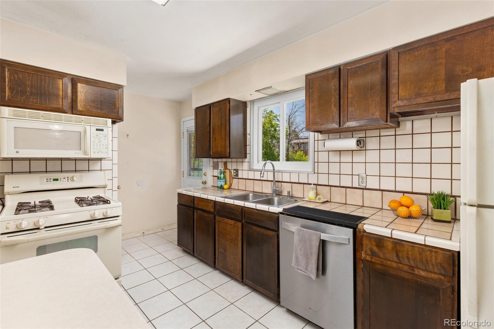 MLS Image #11 for 430 s potomac circle,aurora, Colorado
