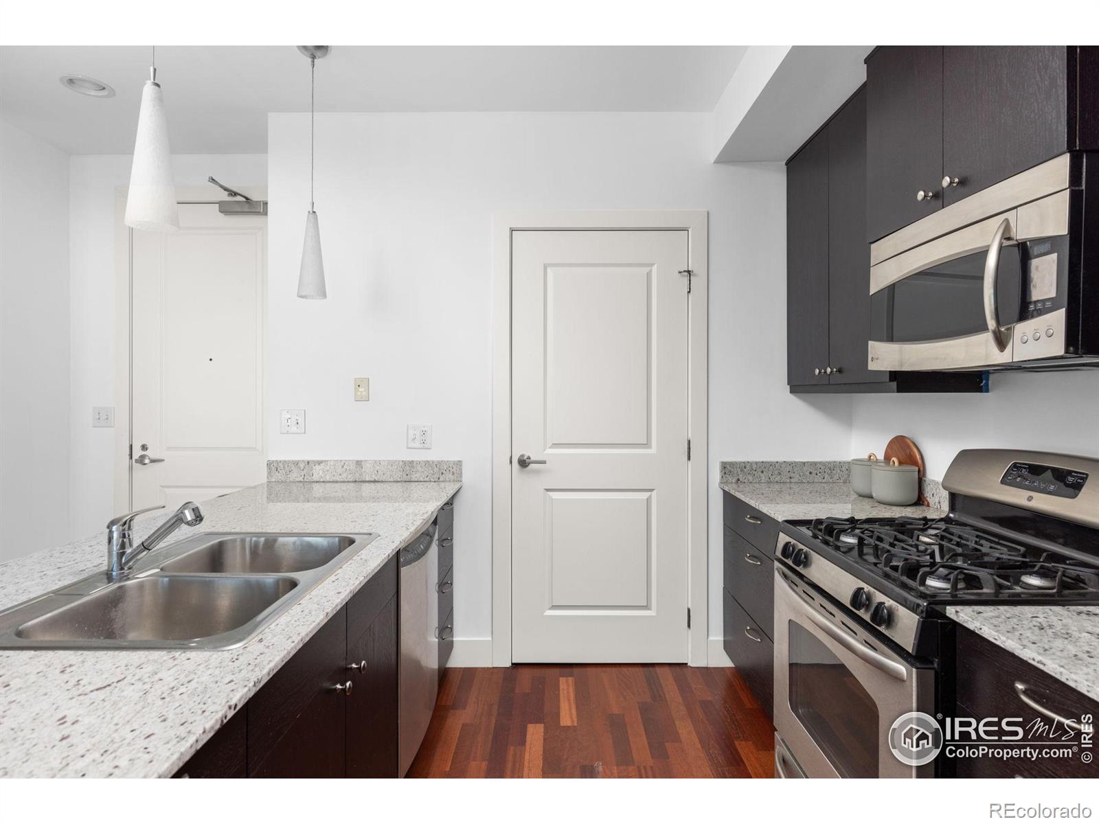 MLS Image #16 for 2001  lincoln street 2113,denver, Colorado